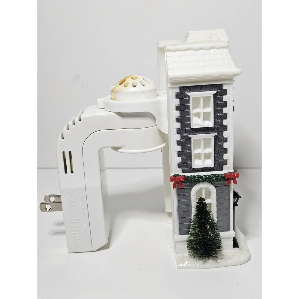 Bath & Body Works Christmas House Light Up Wallflowers Fragrance Plug